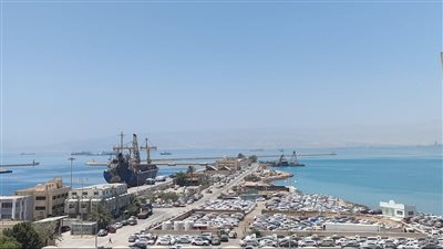 تداول 10 آلآف طن بضائع عامة ومتنوعة و740 شاحنة بموانئ البحر الأحمر