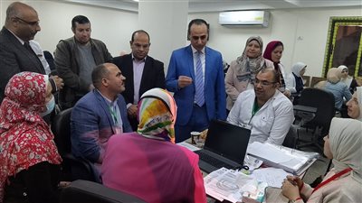 وكيل وزارة الصحة بالبحيرة يتفقد مستشفى الصدر بدمنهور 