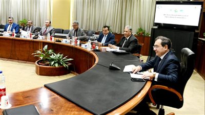 الملا يترأس الاجتماع الدوري للجنة العمليات المتكاملة للإنتاج البترولي