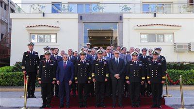 القوات البحرية تحصل على وسام التميز في استخدام تكنولوجيا المعلومات