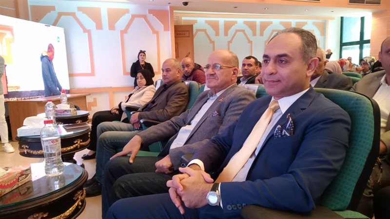 جانب من الحوار، فبتو
