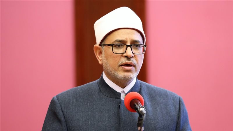  الدكتور سلامة داود،
