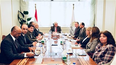 عاشور يبحث تعزيز التعاون مع مدير مكتب التعليم بالوكالة الأمريكية للتنمية الدولية