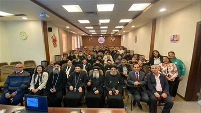 الأنبا موسى يترأس لقاء مسؤولي فروع معهد الرعاية