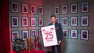 بايرن ميونيخ يعلن تجديد عقد نجمه توماس مولر 