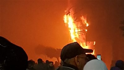 إسعاف 4 أشخاص من الاختناق بحريق محل ملابس وسط القاهرة