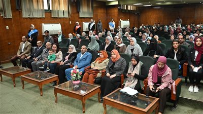 مخاطر الهجرة غير الشرعية عنوان ندوة نظمتها كلية الخدمة الاجتماعية جامعة الفيوم