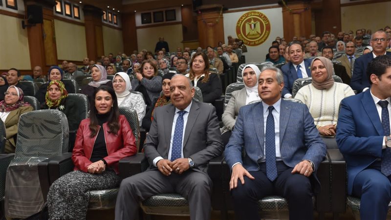 وزيري العمل وقطاع