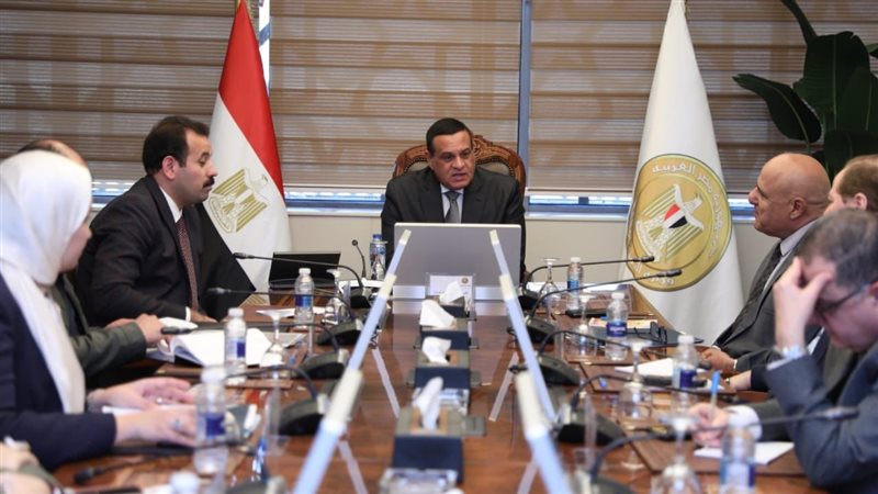 وزير التنمية المحلية،