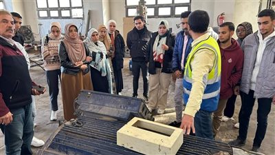 زيارة طلاب برنامج تكنولوجيا السيارات الهجين لمحطة الرياح بالزعفرانة