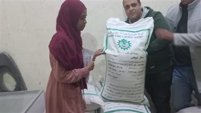 مصادرة نصف طن سكر و750 كيلو دقيق لبيعهم خارج منظومة الدعم بالإسكندرية