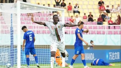 الأهلي يستقر على ضم مهاجم منتخب مالى في يناير