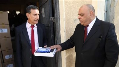 تعليم الوادى الجديد تتسلم 2083 جهاز تابلت لطلاب الصف الأول الثانوي