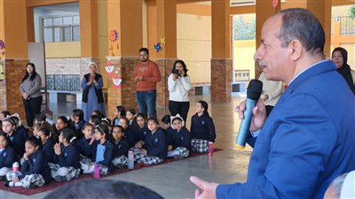 المكتبة المتنقلة تجوب المدارس بالتعاون بين تعليم الأقصر