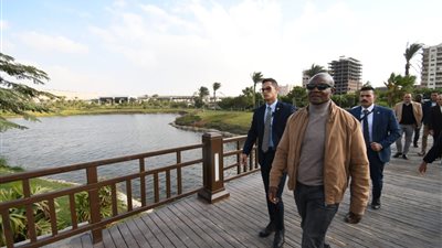 وزير الإسكان بزيمبابوي يزور مشروعات العاصمة الإدارية الجديدة 