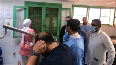 الكشف على 300 حالة في قافلة لصحة أسيوط بالتنسيق مع طب الأسنان