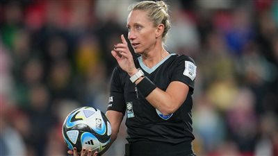 كأس العالم للأندية، الأمريكية توري بينسو تدير مباراة الأهلي وأوراوا الياباني