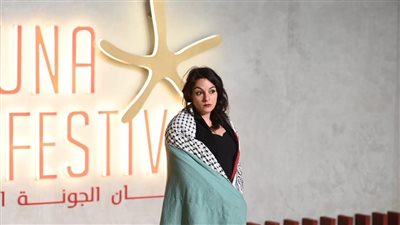  الفنانة الأردنية سميرة الأسير تتضامن مع فلسطين في عرض the goat بمهرجان الجونة(فيديو)