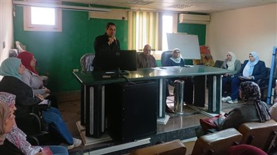 اجتماع مدير فرع الشرقية بنواب مديرى عيادات التأمين الصحى 