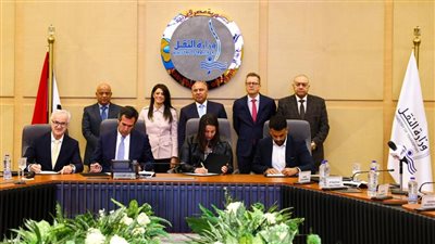 وزيرا التعاون الدولي والنقل يشهدان توقيع اتفاقيات تمويل للبنية الفوقية لمحطة حاويات تحيا مصر 1