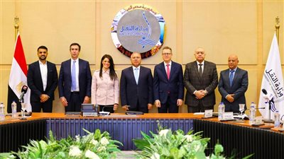 توقيع اتفاقيات تمويل للبنية الفوقية لمحطة حاويات تحيا مصر 1.. المشاط: مشروعات التنمية منصة هامة للتعاون متعدد الأطراف.. والوزير: مصر لا تبيع موانيها