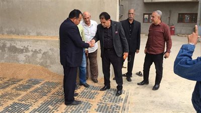 مدير تموين الإسماعيلية يتفقد صوامع القنطرة شرق (صور) 