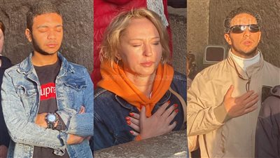 صلوات الشمس، سائحون يؤدون طقوسا بمعبد الكرنك في الأقصر أثناء ظاهرة التعامد (صور)