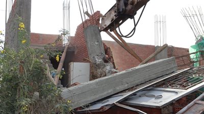 حملة لإزالة مخالفات البناء بالشيخ زايد