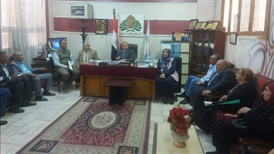 وكيل تعليم الأقصر يجتمع بموجهي المواد استعدادا لامتحانات نصف العام