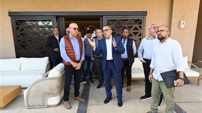 وزير الإسكان يستهل جولته بمدينة أسوان الجديدة بتفقد مشروعات الشريط النهرى السياحى