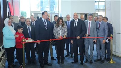 منال عوض تفتتح معرض 