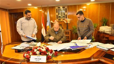 محافظ أسيوط يبحث آليات تسريع العمل للحفاظ على أراضي أملاك الدولة