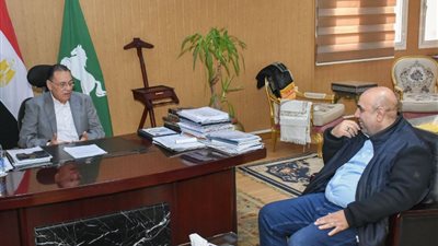 المحافظ يلتقي أعضاء البرلمان لاستعراض مشكلات المواطنين بالشرقية