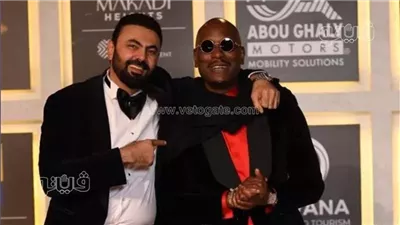 محمد كريم يرقص على أنغام أغنية ناس مني مع تيريس جيبسون (فيديو)