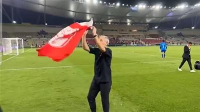 احتفال خاص من كولر مع جماهير الأهلي بعد الفوز ببرونزية مونديال الأندية (فيديو)