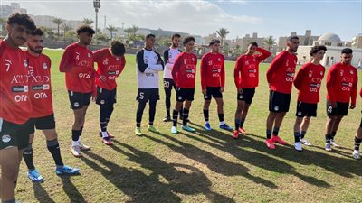 منتخب الشباب يواصل تدريباته على فترتين لاختبار المحترفين ومزدوجي الجنسية (صور)