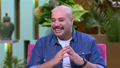 حاتم صلاح: بحب آية سماحة وأتمنى أشتغل معاها تاني واستنوني في الكبير أوي (فيديو)