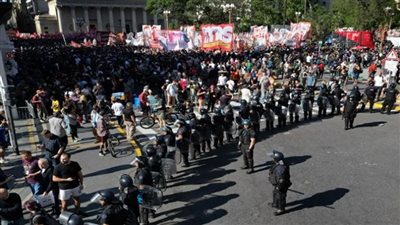 حكومة الأرجنتين تفرض على منظمي مظاهرة دفع تكاليف الانتشار الأمني، ما القصة