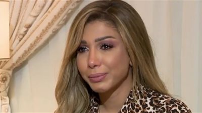 المطربة أروى تطالب جمهورها بالدعاء لوالدتها بعد تعرضها لأزمة صحية 