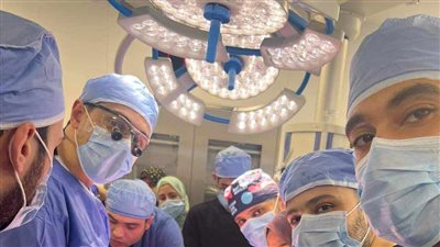 فريق جراحي بمستشفى بنها الجامعي ينقذ حياة شاب مصاب بطعنتين فى القلب 