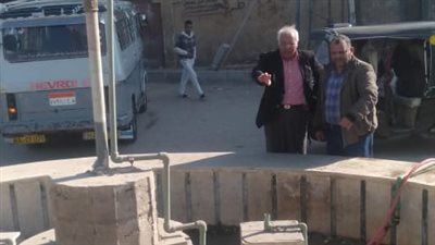 استمرار أعمال التطوير وتركيب الإنترلوك بشوارع صدفا بأسيوط