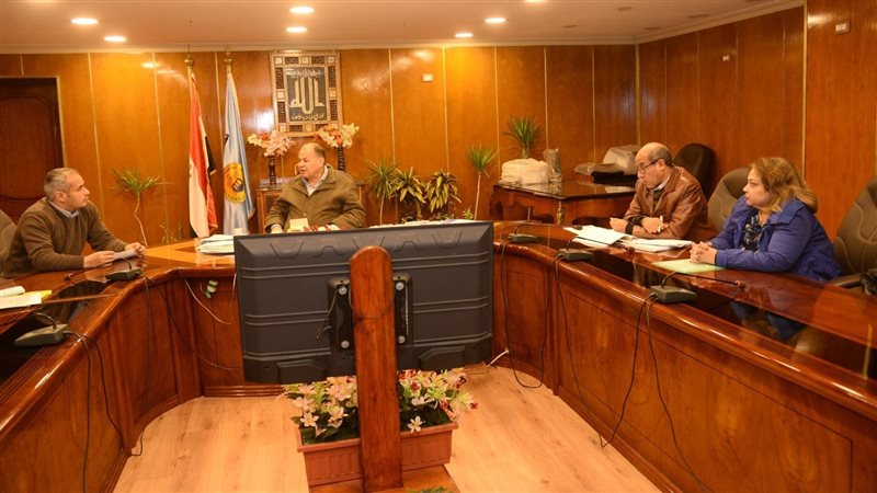 اجتماع محافظ أسيوط،
