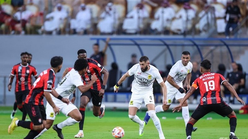 اتحاد جدة يسقط أمام