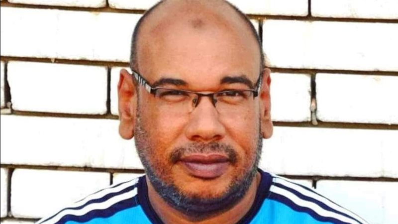 وفاة ياسر حسين إداري