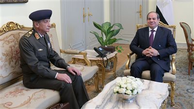 الرئيس السيسي يستقبل وزير الدفاع والإنتاج الحربي