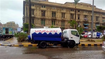 8 صور ترصد الأحوال الجوية بالإسكندرية تزامنا مع نوة الفيضة الصغرى 