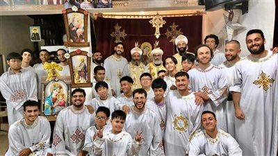 الأنبا رويس يرسم شمامسة جدد لكنيسة الفلبين (صور)
