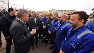 رئيس هيئة قناة السويس يبحث سبل الارتقاء بمراكز التدريب الفني (صور)