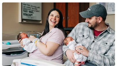 أم مزدوجة الرحم تضع توأمها في يومين متتاليين