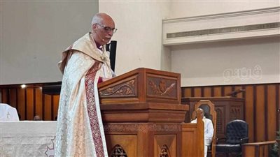 المطران سامي فوزي يترأس احتفالات الكنيسة الأسقفية بعيد الميلاد (صور)